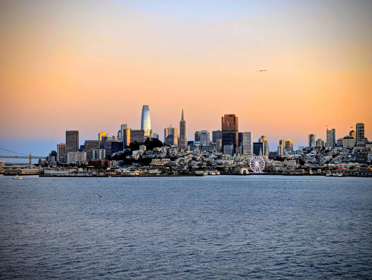 Skyline von San Francisco bei Sonnenuntergang